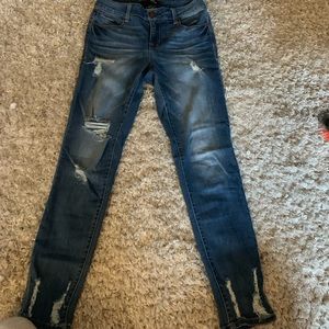 1822 distressed denim jeans